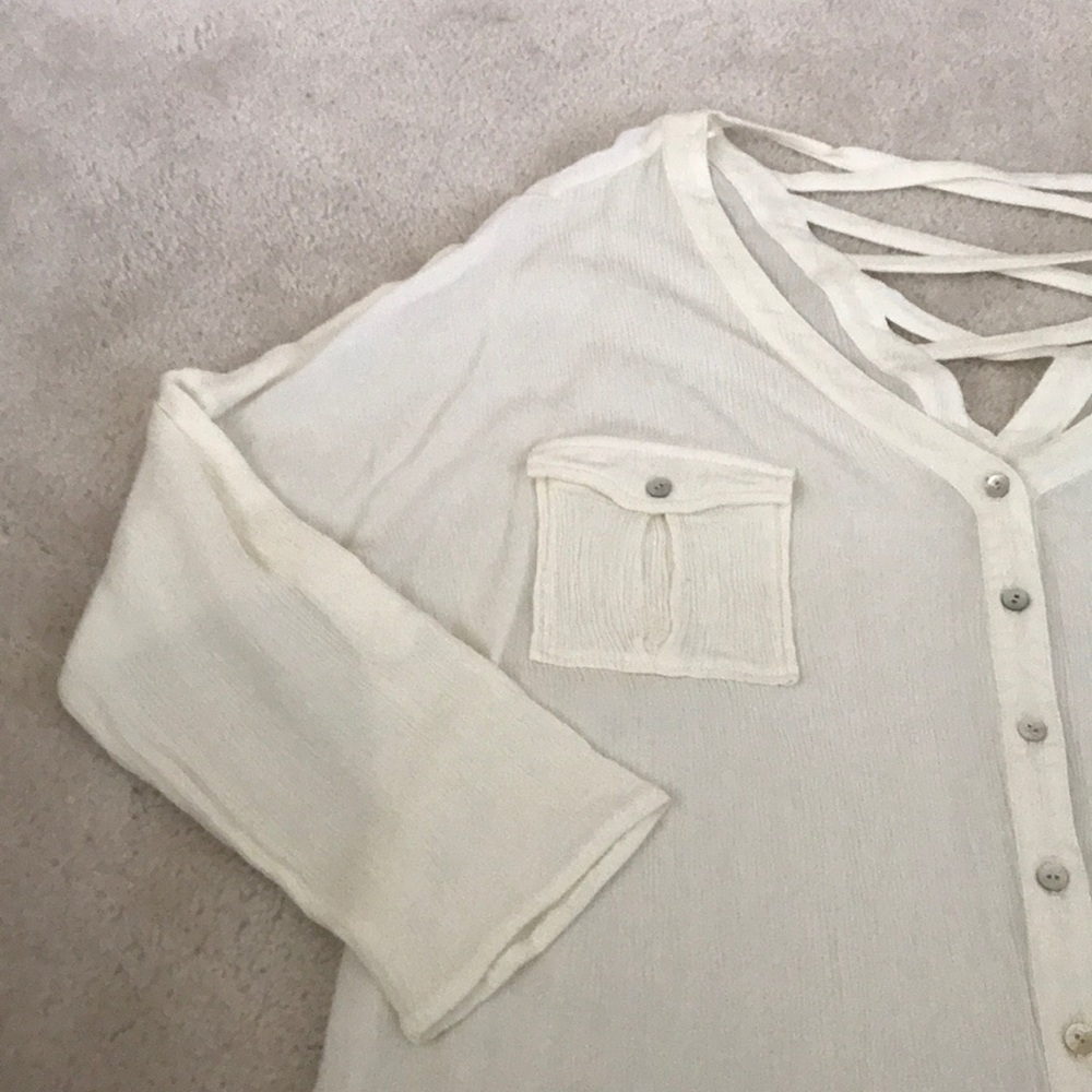 Cute Button Up - Picture 3 of 6